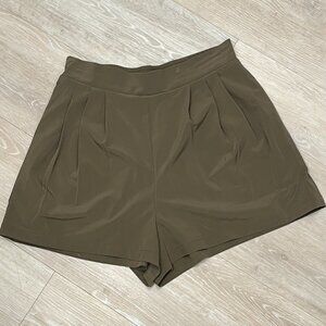 Wayre Travel Pocket Flow Short (Fern Green)